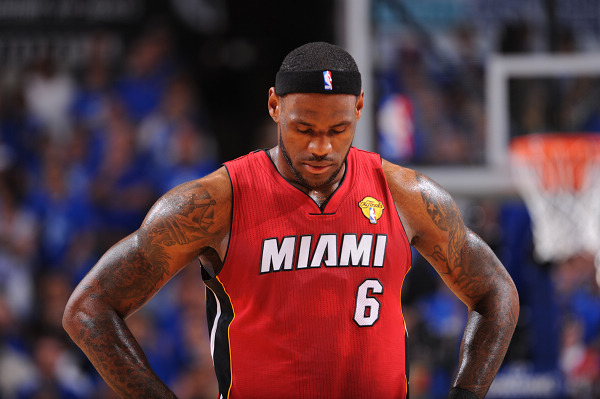 伤愈归来！阿方索·戴维斯时隔262天后重回拜仁大名单