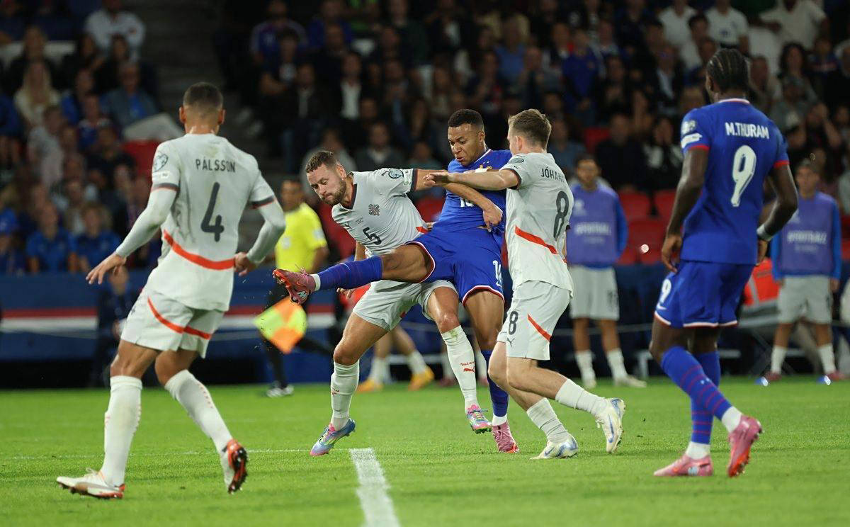 队友亲自辟谣！库兹马：我不记得字母哥和我们开过会