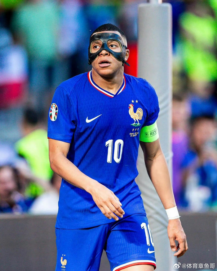 为什么主审会在比赛进行中频繁更换比赛用球以确保比赛公平