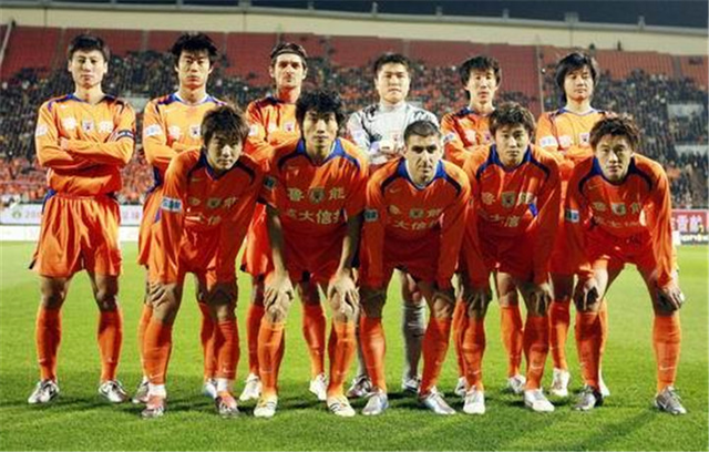 切尔西官方抖音发布雅克松诗朗诵： 尼古拉斯-夹克森