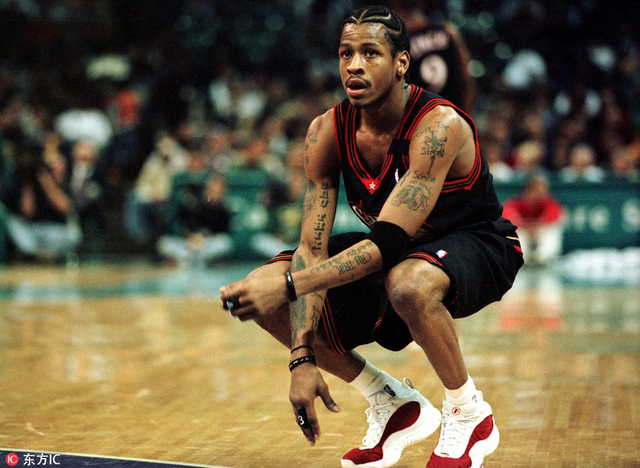 FIFA官方：C罗因直红被禁赛3场，剩余两场被缓期一年执行