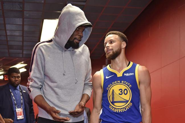 s1mple晒FaZe与Apogee战队训练截图