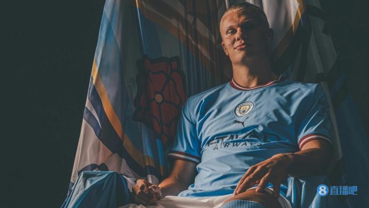 旧金山巨人队核心李政厚因撞上围栏导致肩膀受伤，赛季报销