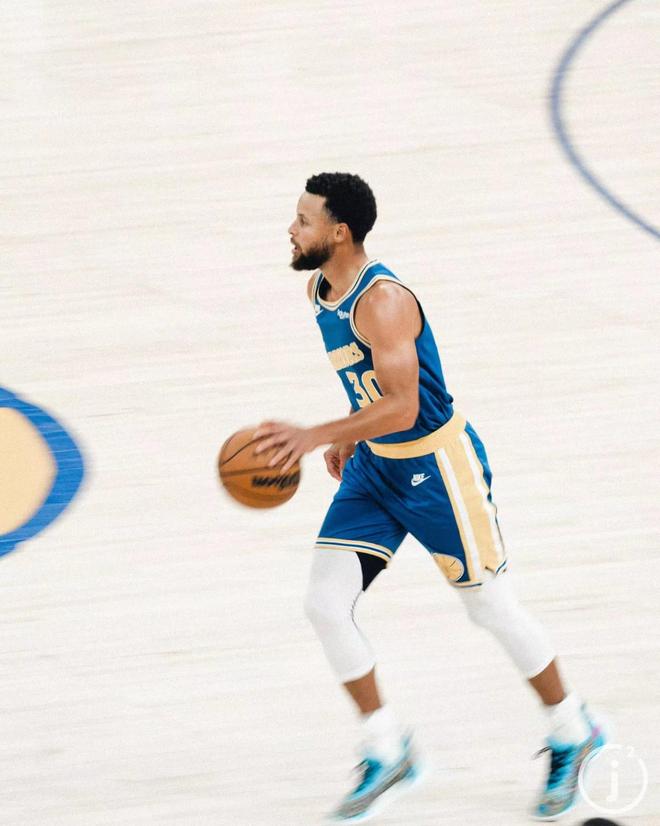 CBA总决赛：辽宁本钢主场胜浙江稠州金租拿下“冠军点”